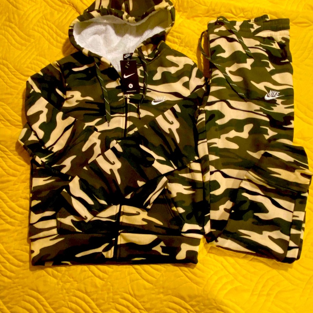 Nike fleece set